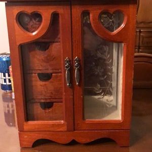 Wooden jewelry box